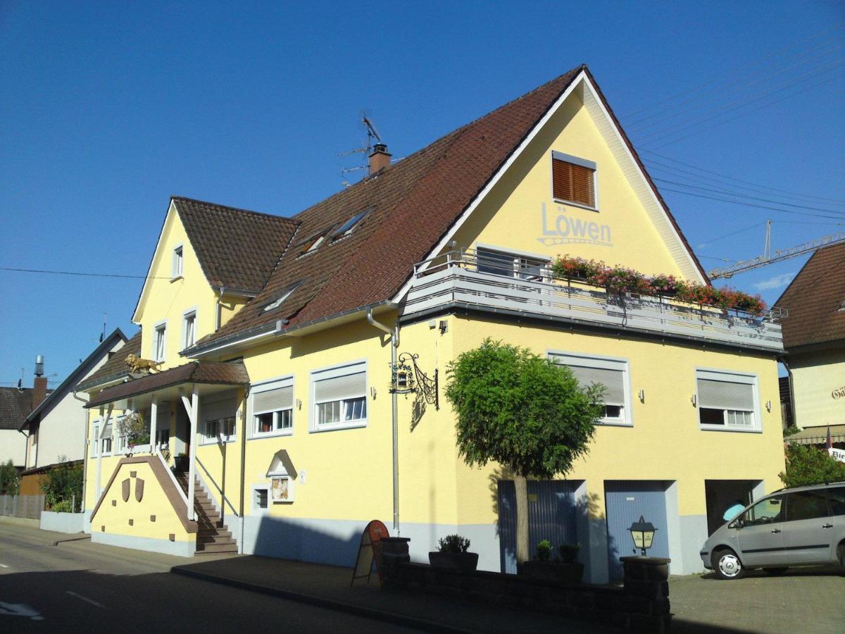 Landgasthaus Lowen Mit Gastehaus Holzhausen  Exterior photo